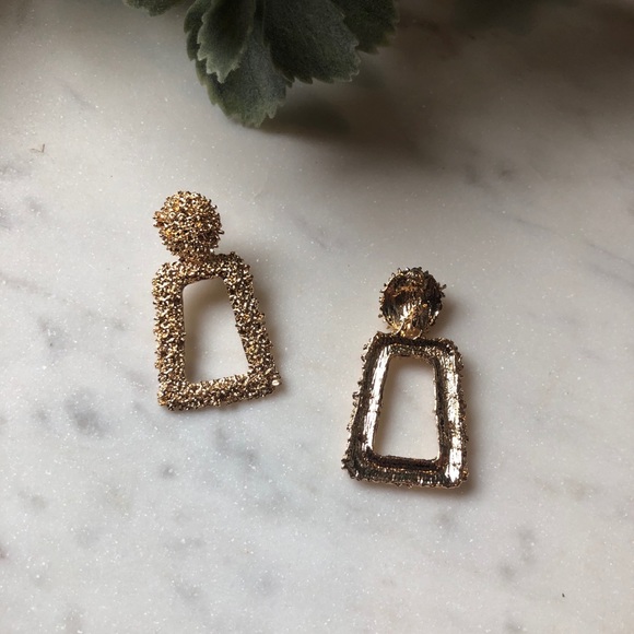 The Bessie - Textured Statement Earrings - Picture 3 of 4